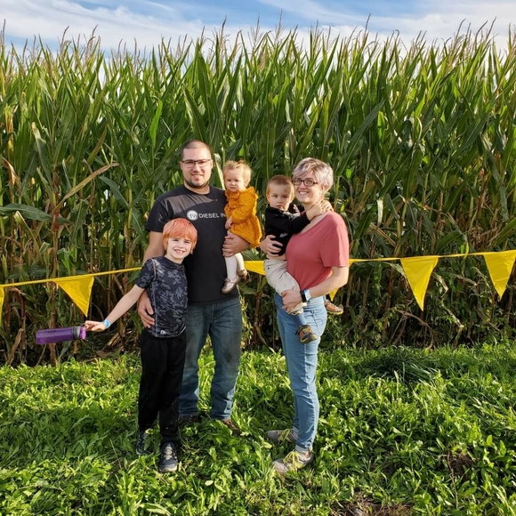 Meet your Posher, Kristen - Picture 3 of 3